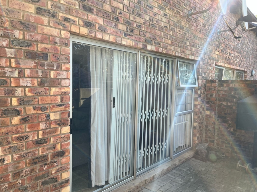 To Let 1 Bedroom Property for Rent in Walmer Eastern Cape